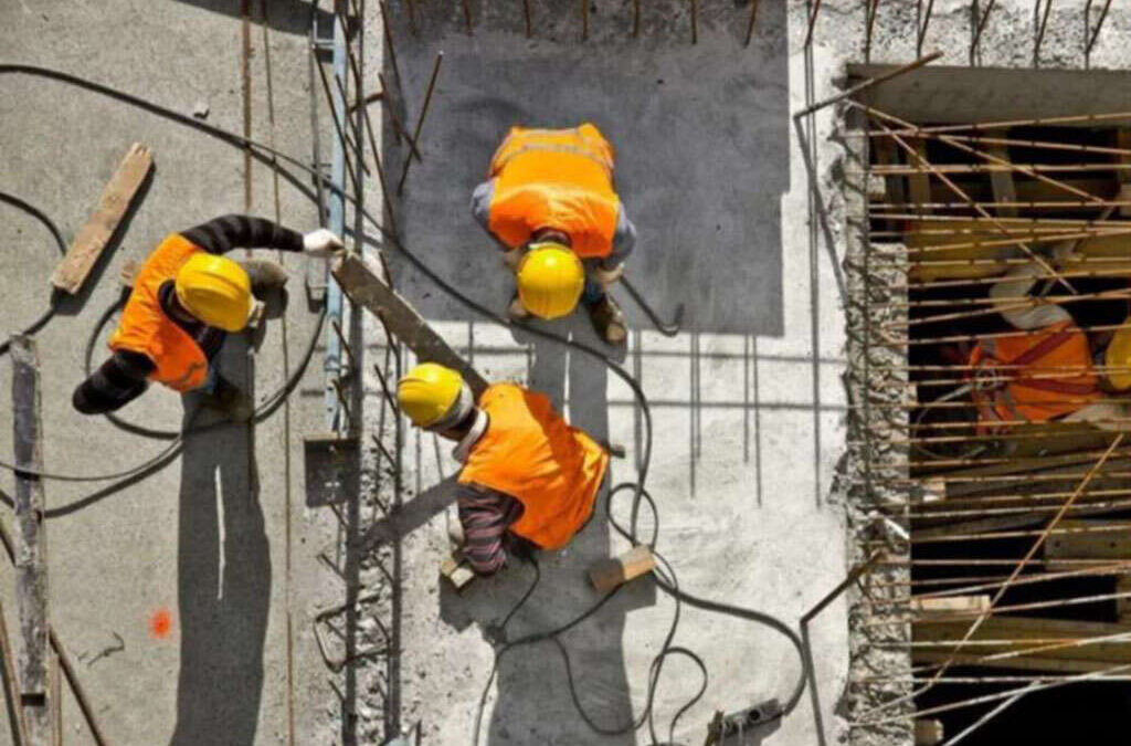 El trabajo formal se deteriora por casi un año consecutivo y ya se habla de “crisis estructural”