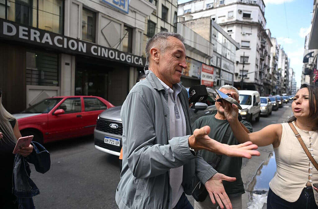 Para Sola, el plan económico «deja afuera» a los trabajadores y el endeudamiento familiar «ya es una pandemia»