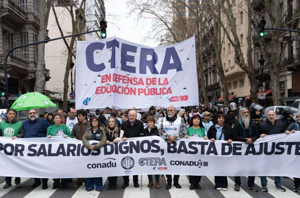 Paro docente: del «acatamiento altísimo» de CTERA al «basta» de Julio Cordero