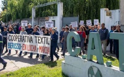 La Cooperativa Textil de Berisso, parada y con retiros reducidos en un 30%: «Otra es cerrar y dejar 130 familias en la calle e ir a buscar una bolsa de comida al municipio. Es una locura lo que estamos viviendo»