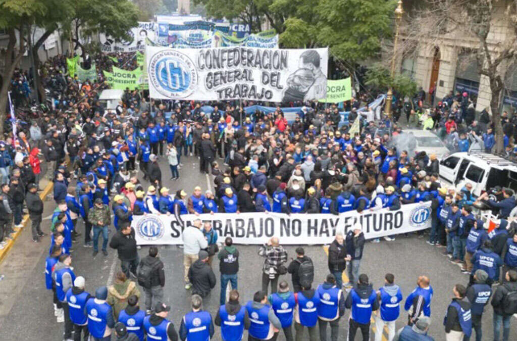 La CGT, las dos CTA y la UTEP volverán a movilizarse contra el ajuste: será en septiembre