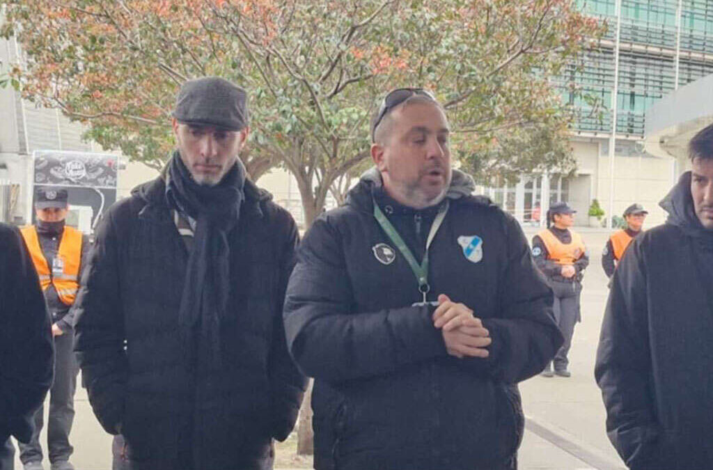 Trabajadores de ATE-ANAC protagonizaron una asamblea en el Aeropuerto de Ezeiza y evalúan la posibilidad de llevar a cabo un paro nacional