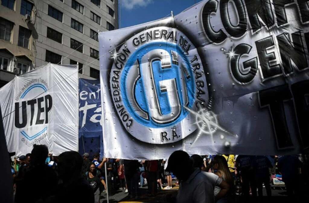 La CGT busca empatizar con los endeudados y moviliza al Ministerio de Economía