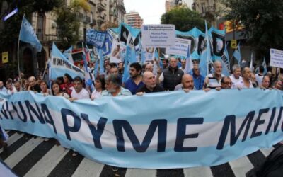 Marcha de pymes a Plaza de Mayo para reclamar una ley de emergencia