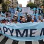 Marcha de pymes a Plaza de Mayo para reclamar una ley de emergencia