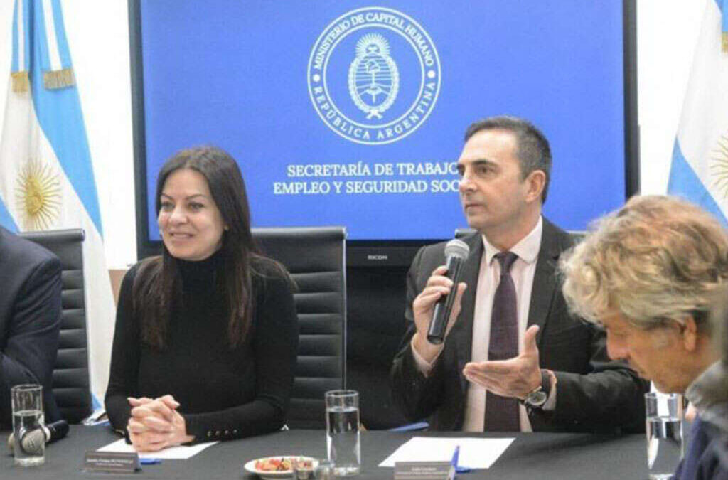 El Gobierno convoca al Consejo del Salario para aumentar el mínimo y las prestaciones por desempleo