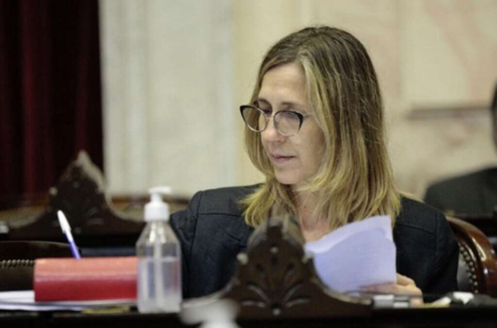 Diputados lanzan proyecto de ley para alinear el salario mínimo con la canasta básica