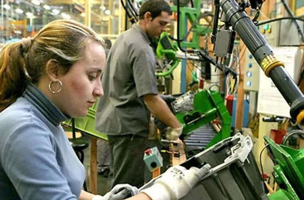 La brecha salarial entre hombres y mujeres se disparó durante el gobierno de Milei y alcanzó el 29% a nivel nacional