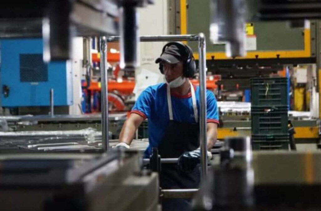 Hasta la UIA se queja: informe asegura que la industria “continúa en un escenario de estancamiento”