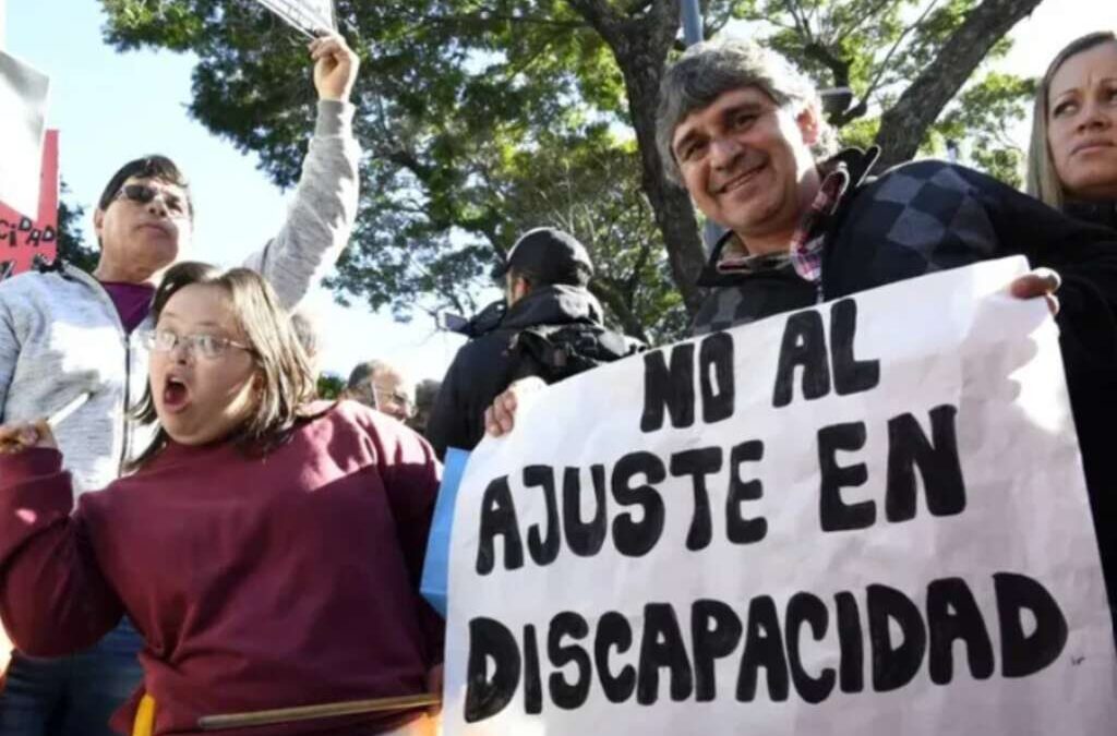 Prestadores de discapacidad dejan de atender desde el lunes porque el Gobierno no giró los fondos y todavía no cobraron julio