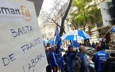 UTEDYC MOVILIZO A LAS OFICINAS DE SMART FIT PARA DENUNCIAR FALTA DE APLICACION DEL CONVENIO COLECTIVO DEL SECTOR