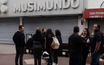 Musimundo cerró 19 locales, hizo trabajar a los empleados y los despidió al terminar el día