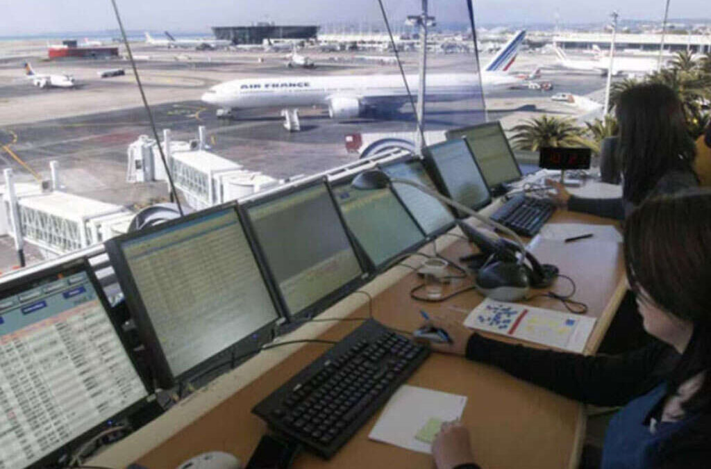 Otra vez puede haber complicaciones en los aeropuertos por paros de controladores