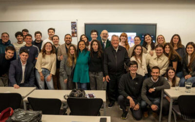 Barrionuevo habló en la UCA sobre liderazgo: «Los presidentes pasan y yo sigo conduciendo mi organización»