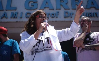 Asamblea en el Garrahan tras el «falso despido» de una dirigente gremial que celebró Lugones