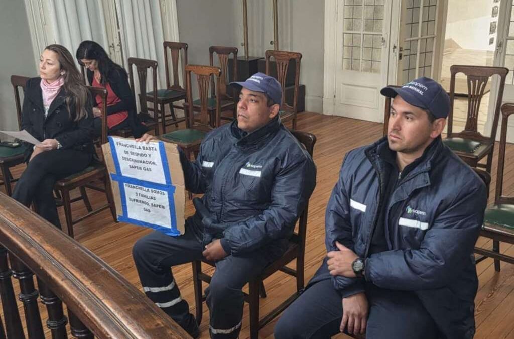 Conflicto en SAPEM: APJ-Gas acompañó a despedidos a la cámara de Diputados de Santa Fe