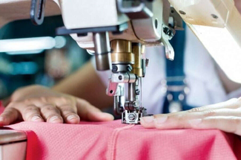 La industria textil no encuentra piso: la actividad cayó 15,9% en junio, las fábricas trabajan al 46% de su capacidad y ya se perdieron 26 mil puestos de trabajo en el sector La industria textil no encuentra piso: la actividad cayó 15,9% en junio, las fábricas trabajan al 46% de su capacidad y ya se perdieron 26 mil puestos de trabajo en el sector