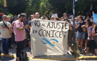 Casi mil científicos marchan al Conicet por nombramientos aprobados en 2023 que el Gobierno mantiene frenados