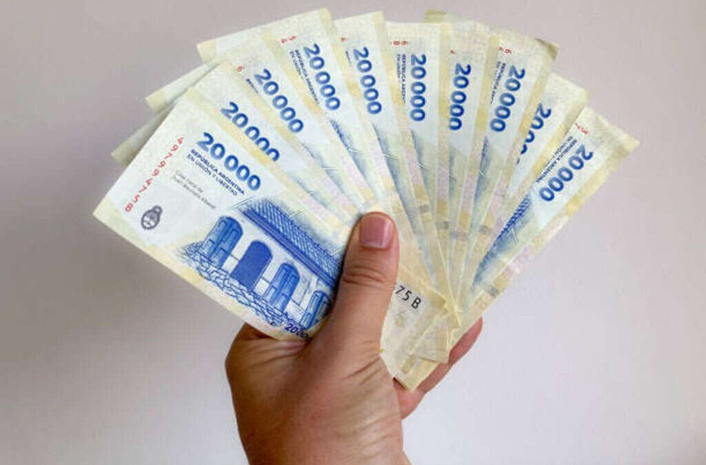 PAMI acordó un aumento del 14,1% y un bono de $180.000 para sus trabajadores
