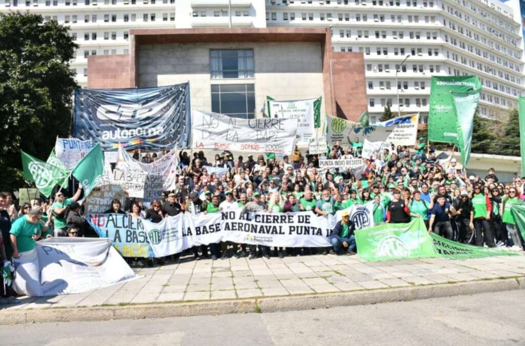 Multitudinaria movilización para exigir la continuidad de la Base Aeronaval de Punta Indio