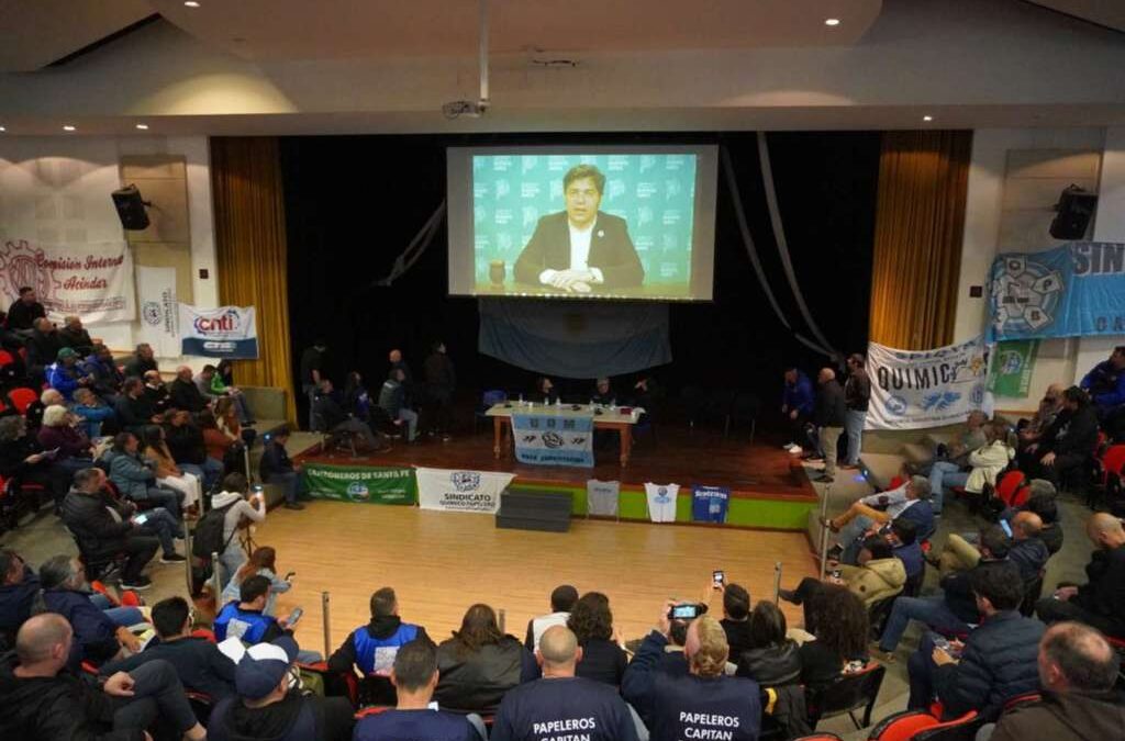 En la UOM Villa Constitución, gremios de las tres centrales obreras denunciaron el “industricidio libertario”
