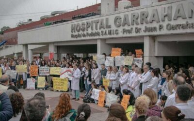 Abrazo al Garrahan para que el Gobierno no deje caer la Ley de Emergencia en Salud Pediátrica sin cumplirla
