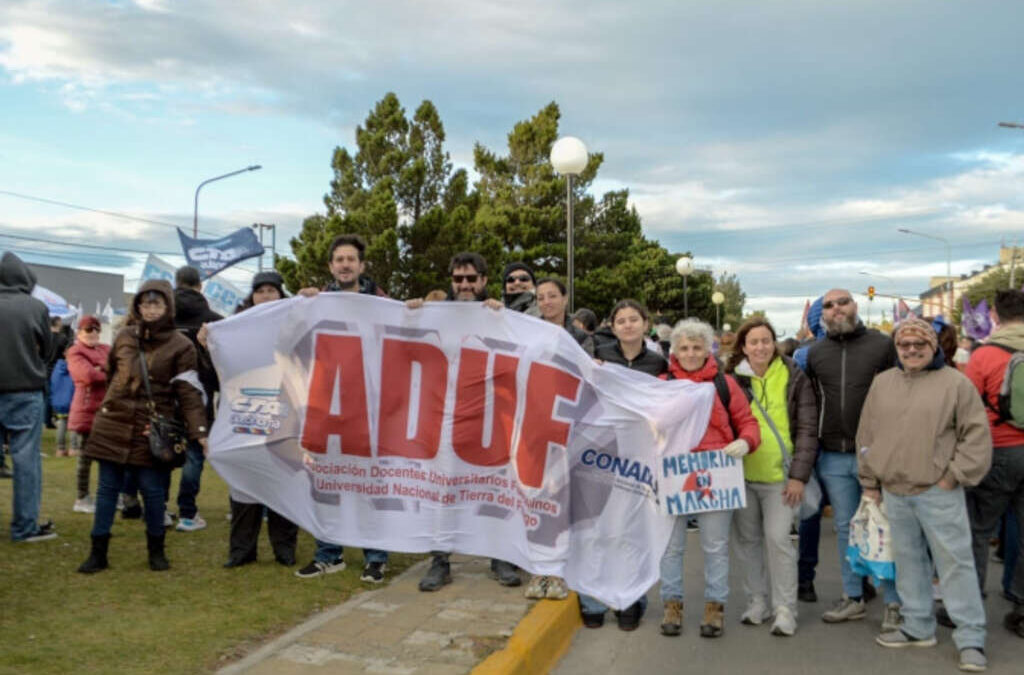 La docencia de la UNTDF va a una huelga histórica contra los ceses automáticos