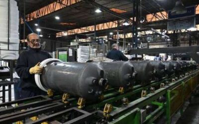Reconocida empresa fabricante de termotanques despidió al 10% de su personal mientras renegociaba una millonaria deuda