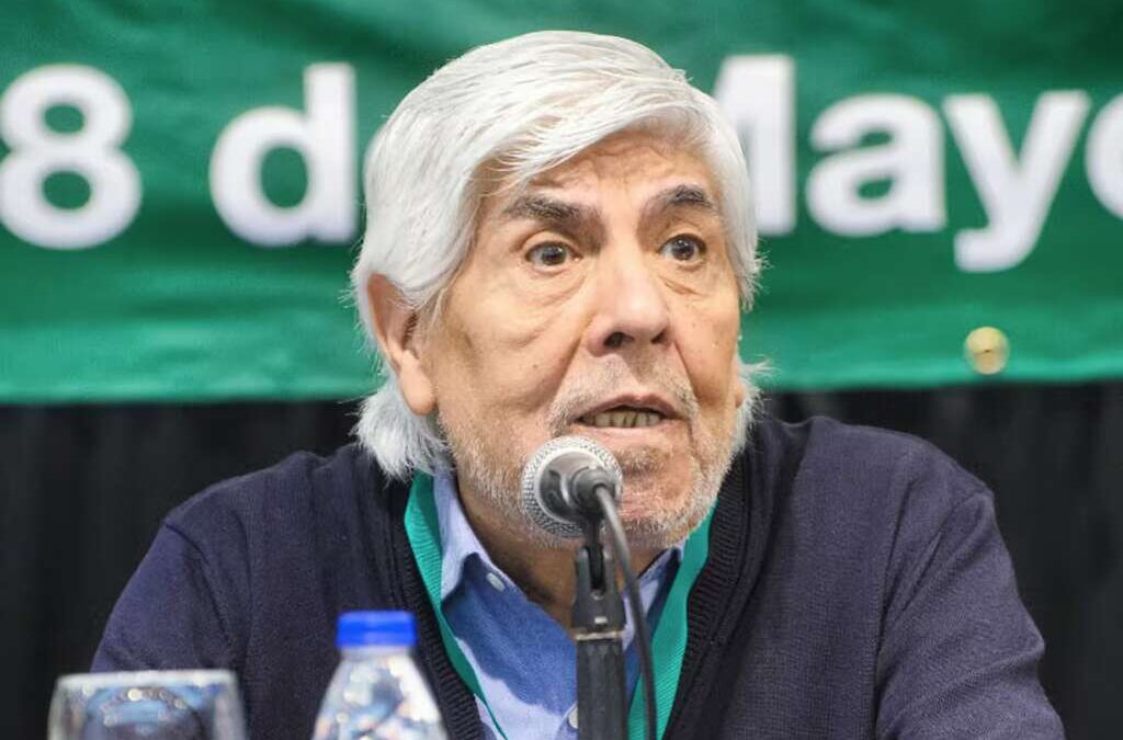 Camioneros cerró una paritaria «libertaria» del 6,6% en cuatro tramos hasta febrero de 2027, con aumentos mensuales menores al 2%