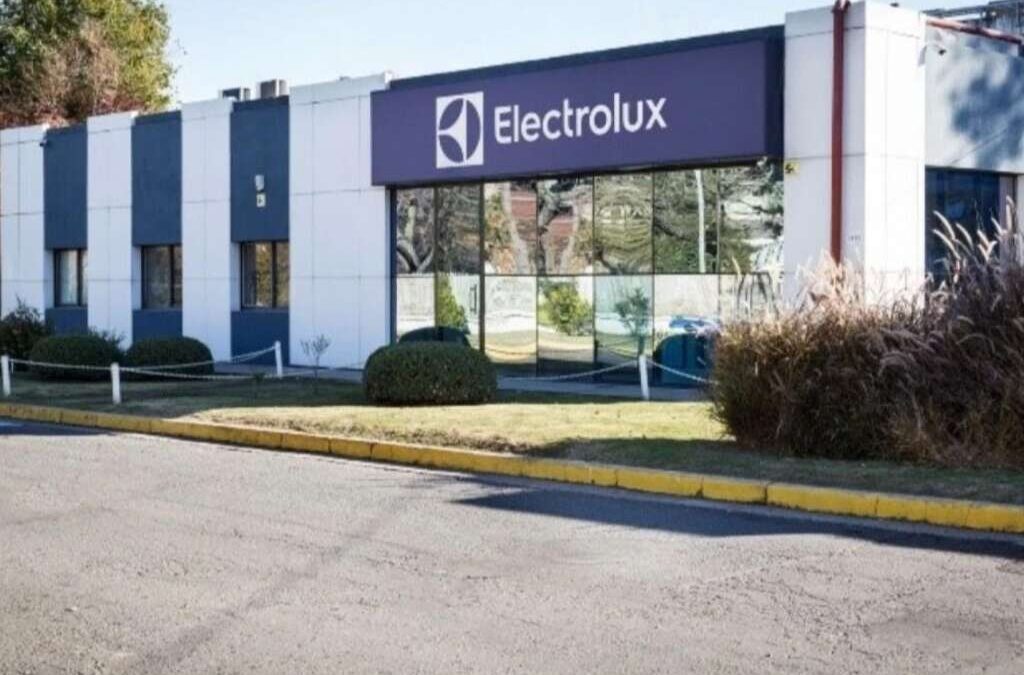 La UOM Rosario logró frenar los despidos en Electrolux: dictaron conciliación obligatoria hasta el 20 de octubre