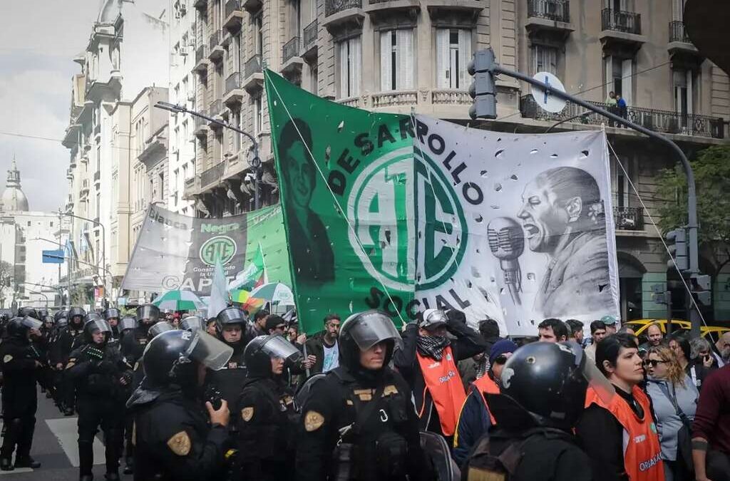 Retiros voluntarios en el Estado: ATE Capital se declara en alerta y convoca a un plenario