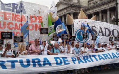 Con la decisión libertaria de clausurar la paritaria nacional, la brecha de los salarios docentes se amplía