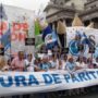 Con la decisión libertaria de clausurar la paritaria nacional, la brecha de los salarios docentes se amplía