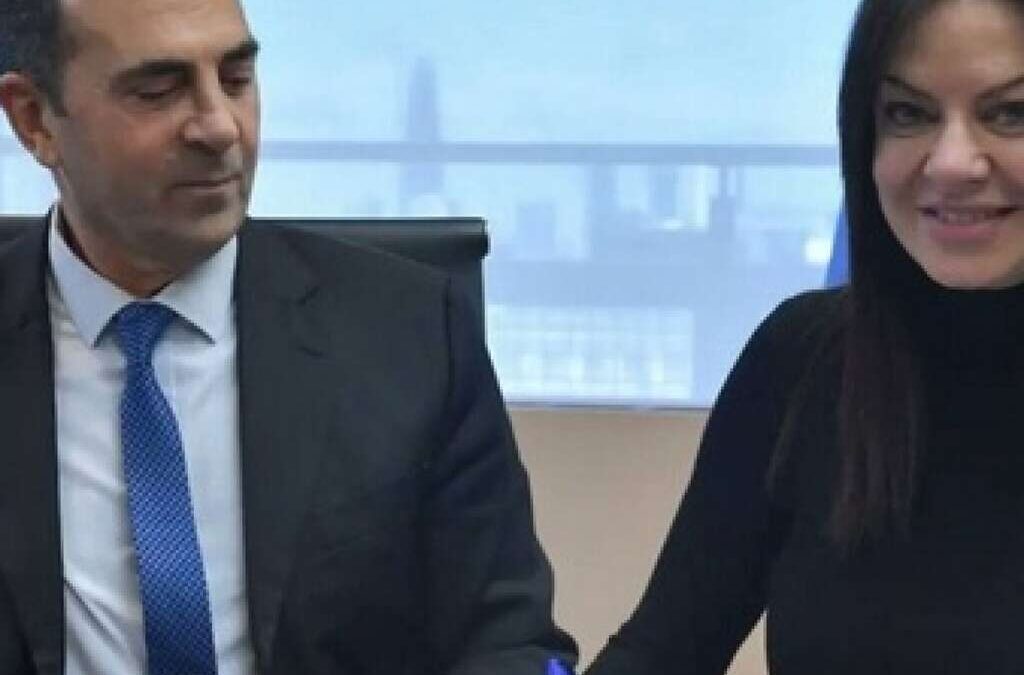 Gremios de la CGT y las CTA denuncian que el gobierno mantiene un «techo paritario» del 2%