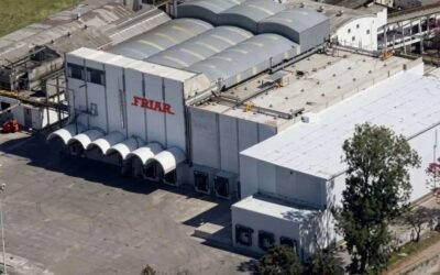 Tras el acuerdo para reducir la jornada que prometía preservar el empleo, Frigorífico Friar suspendió un turno de faena y despidió a 80 trabajadores